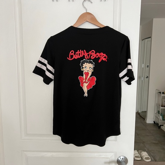 Betty Boops Black and White Jersey - Picture 3 of 4